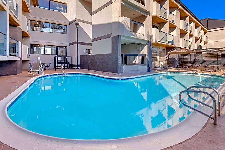 Comfort Inn & Suites Irvine Spectrum