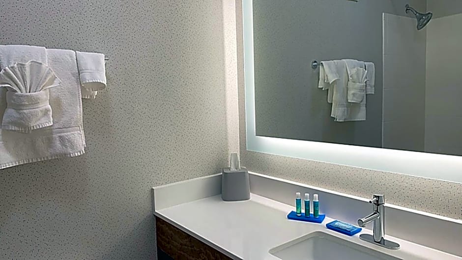 Holiday Inn Express Hotel & Suites Reidsville