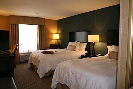 2 Queen Beds Nonsmoking