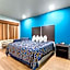 Econo Lodge Inn & Suites
