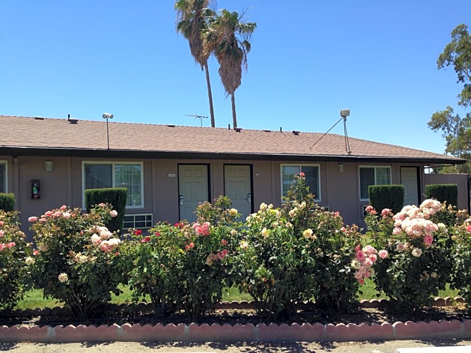 Maple Inn and Suites Los Banos