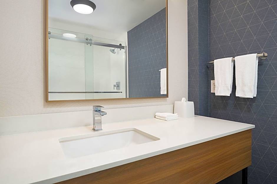 Fairfield by Marriott Inn & Suites Fresno River Park