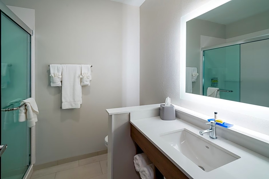Holiday Inn Express & Suites St Peters, an IHG Hotel