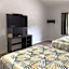 La Casa Inn and Suites