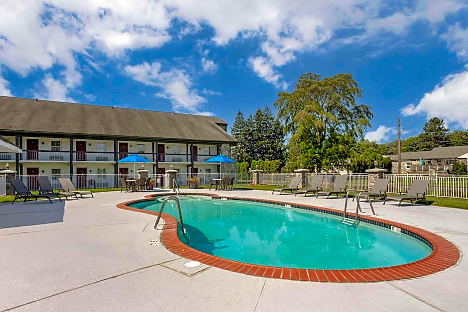 Best Western Plus Revere Inn And Suites