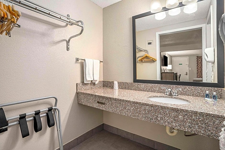 Rodeway Inn Grand Haven