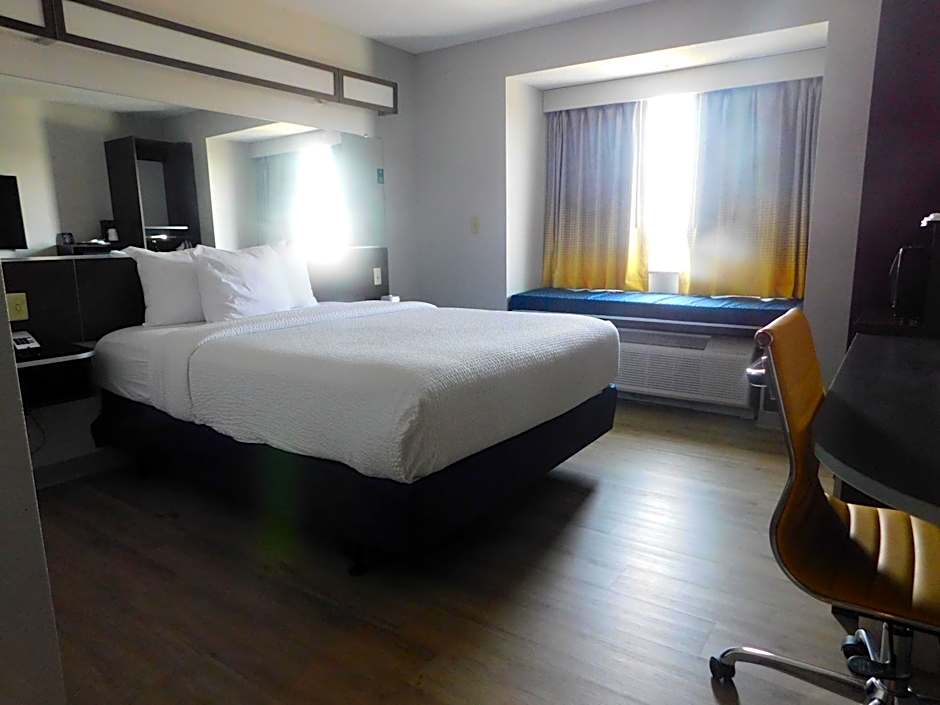Microtel Inn & Suites - Triadelphia