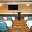 Holiday Inn Express Hotel & Suites Wichita Northeast