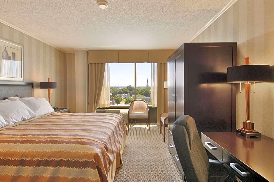 Ramada by Wyndham Augusta Downtown Hotel & Conference Center