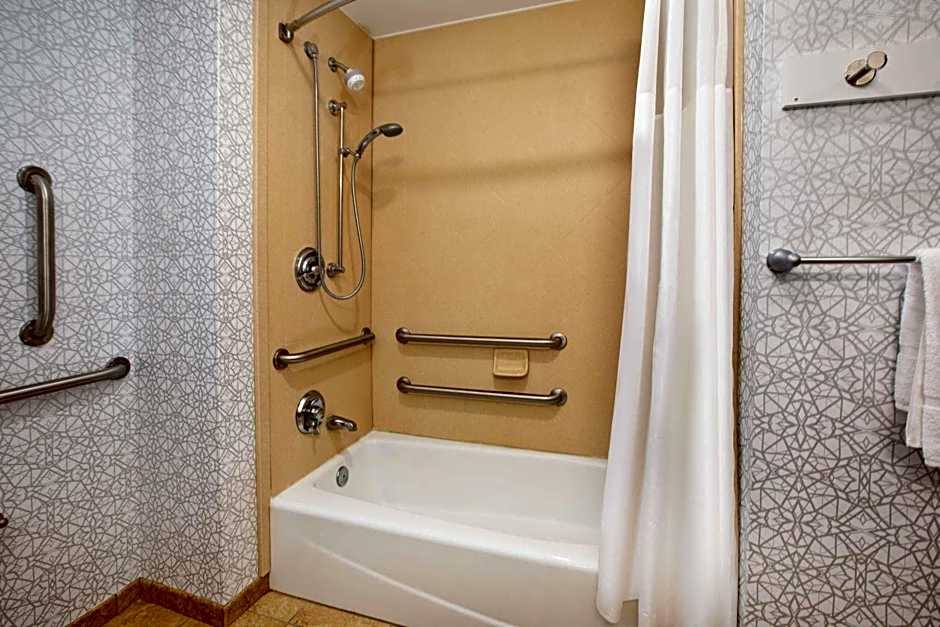 Hampton Inn By Hilton Clinton