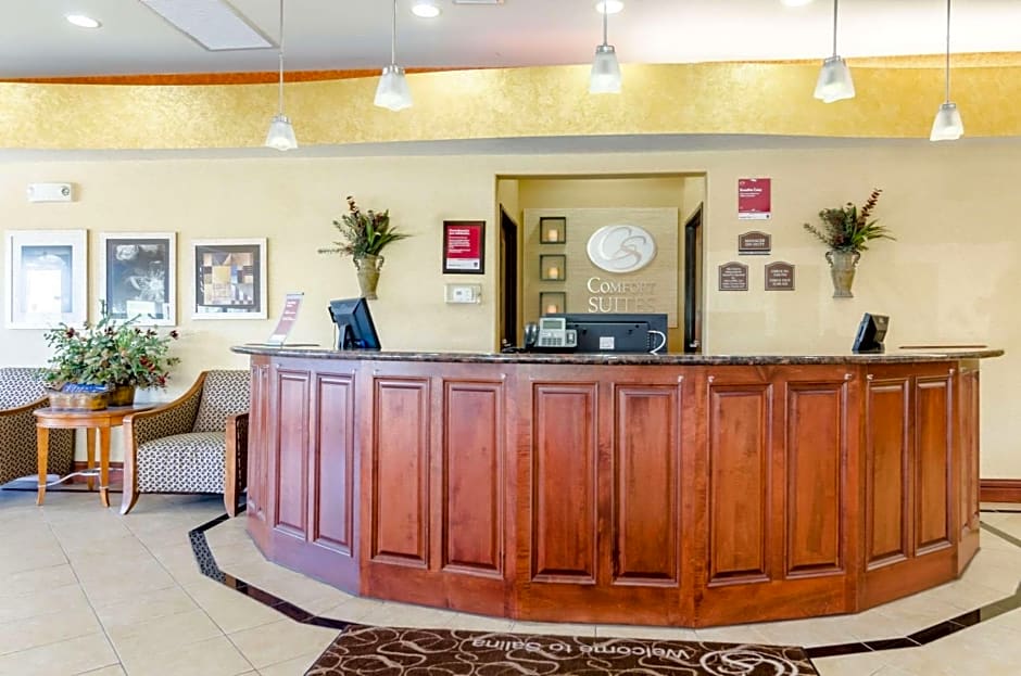  Comfort Suites Salina South