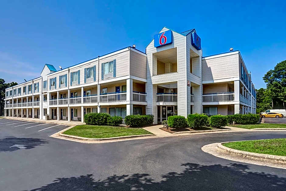 Motel 6-Raleigh, NC - North
