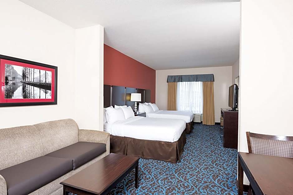 Holiday Inn Express & Suites - New Philadelphia Southwest
