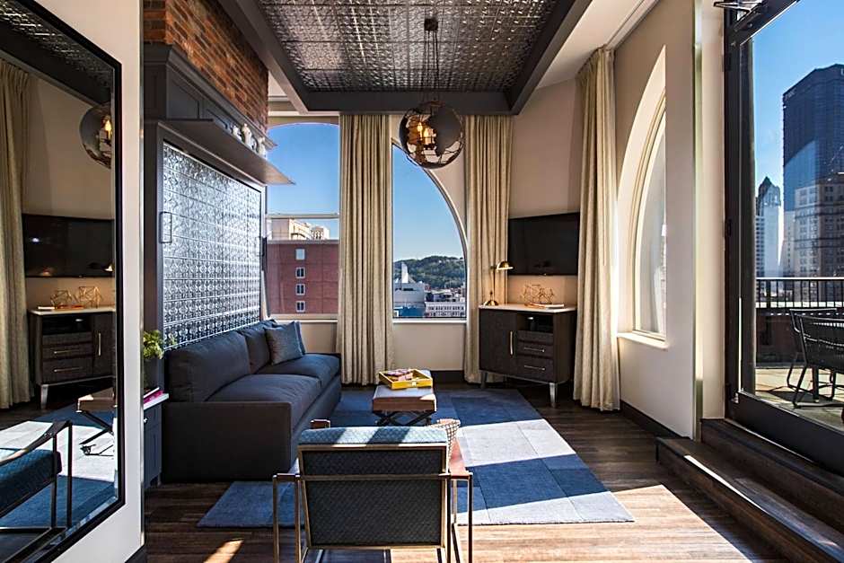 Renaissance by Marriott Pittsburgh Hotel