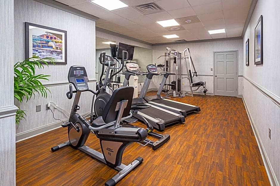 Quality Inn & Suites Greenville - Haywood Mall