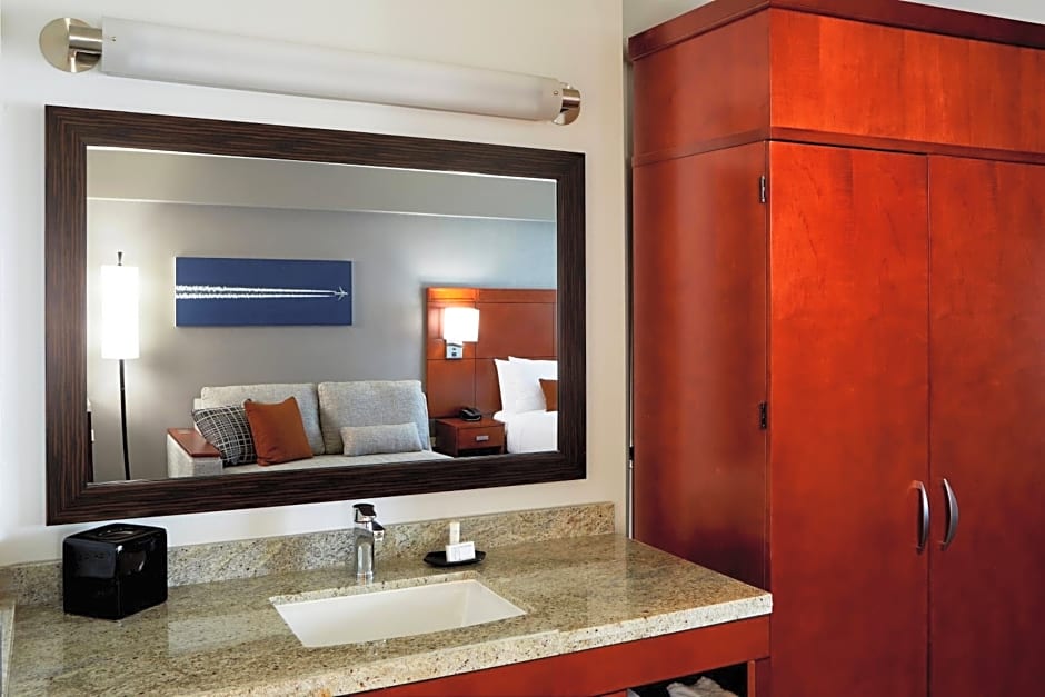 Courtyard by Marriott Los Angeles LAX/Century Boulevard