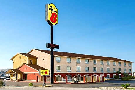 Super 8 by Wyndham San Antonio/I-35 North