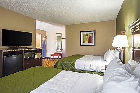 Queen Suite with Two Queen Beds and Living Room - Non Smoking