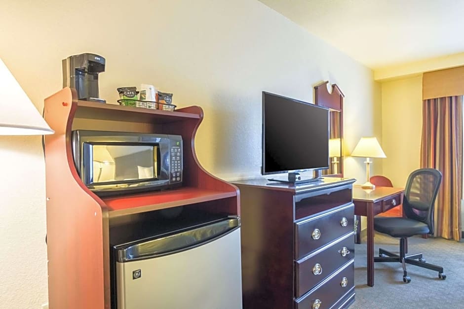 Quality Inn & Suites Alma - Fort Smith Northeast