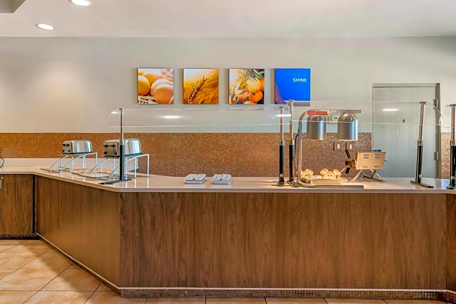 Comfort Suites Maingate East At Old Town