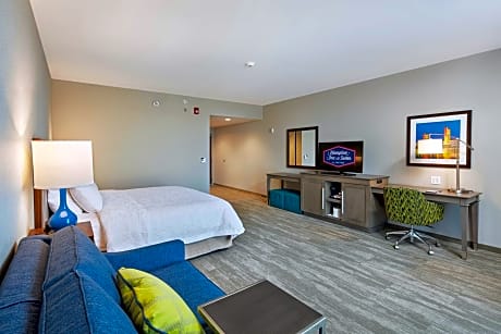 King Room with Accessible Tub - Mobility and Hearing Access/Non-Smoking