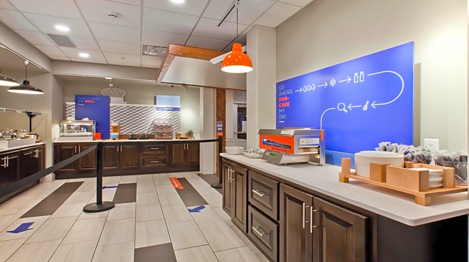 Holiday Inn Express and Suites Green River