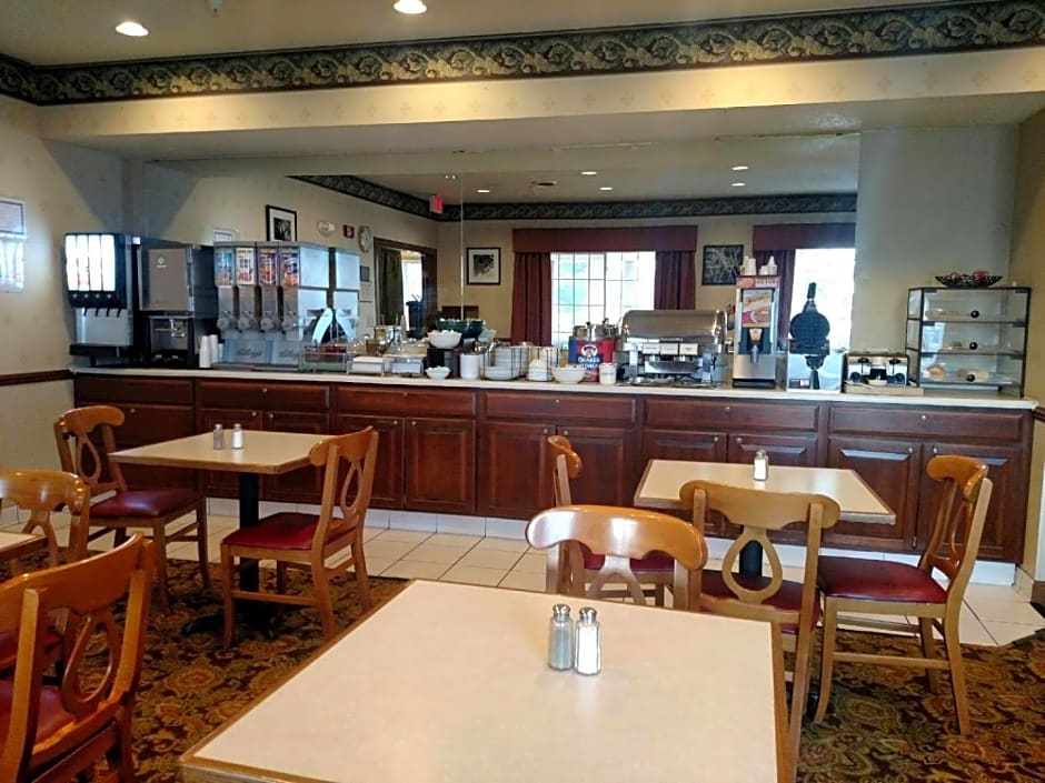 AmericInn by Wyndham Galesburg