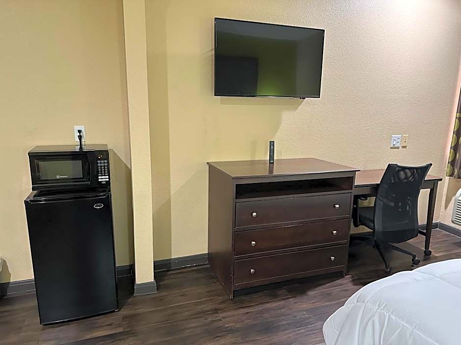 Red Lion Inn & Suites IAH Airport East