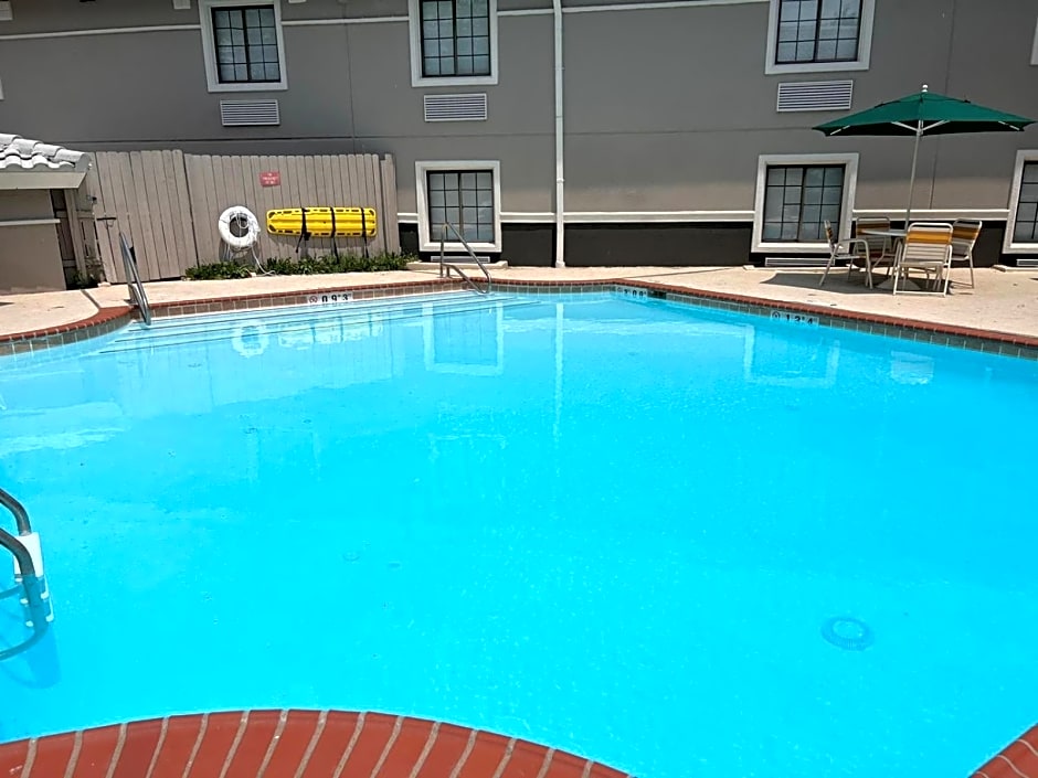 La Quinta Inn & Suites by Wyndham Lexington