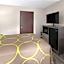 Super 8 by Wyndham Bridgeport/Clarksburg Area