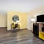Days Inn & Suites by Wyndham Clovis