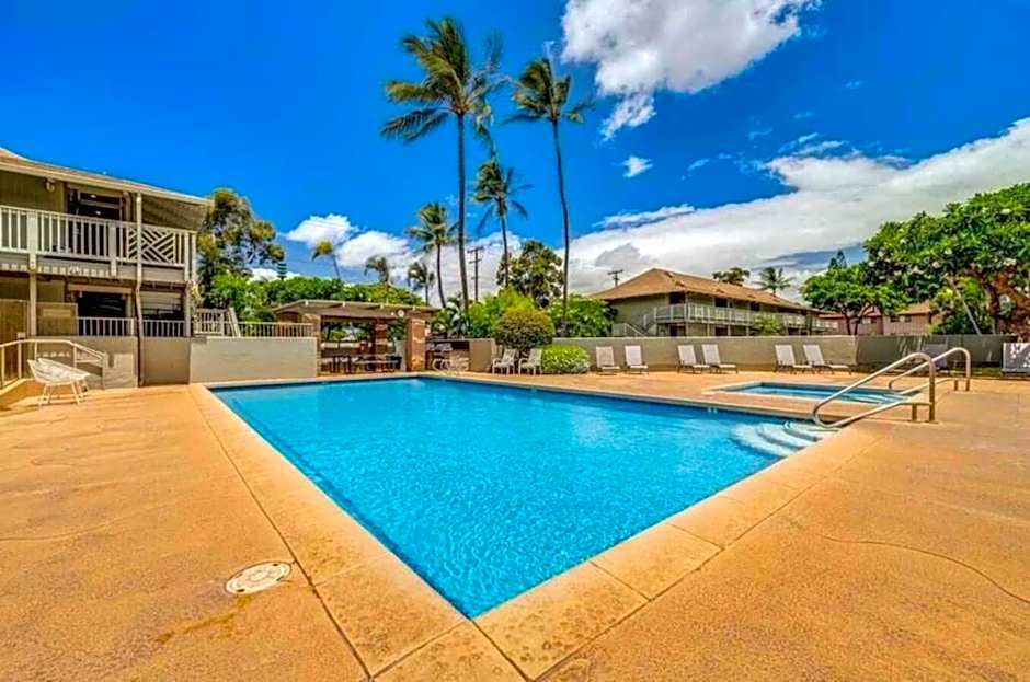 3mins Walk to Beach! Laundry, Pool, Hot Tub & More