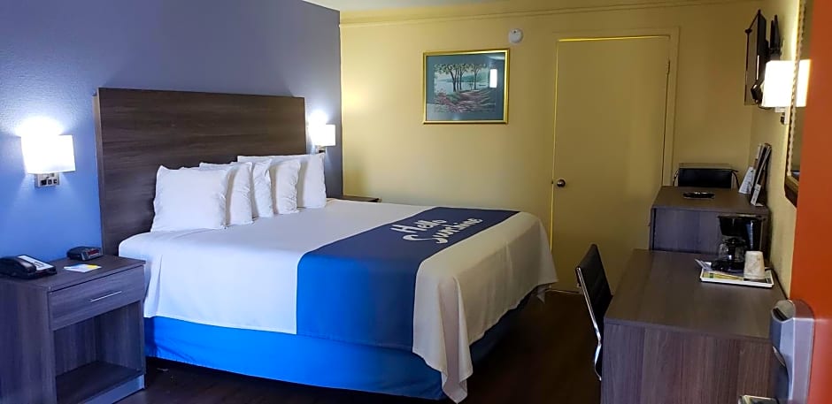 Days Inn by Wyndham Hampton Near Coliseum Convention Center