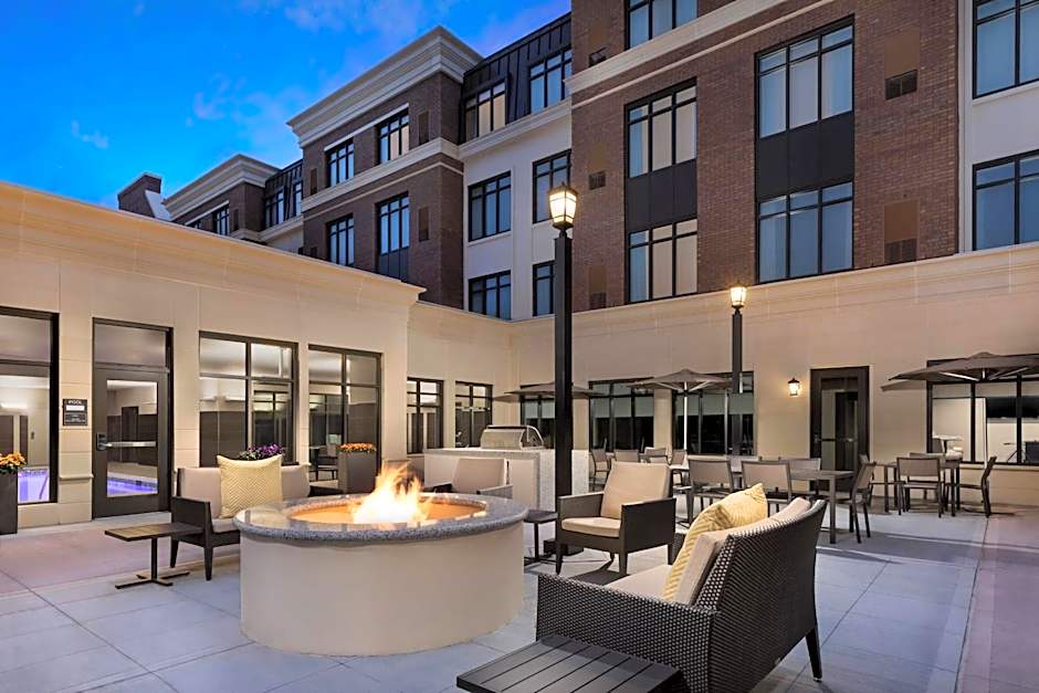 Residence Inn by Marriott Long Island Garden City