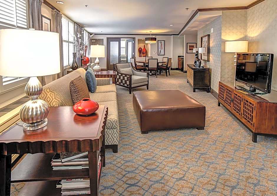 Hilton Orrington / Evanston