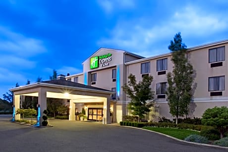 Holiday Inn Express Hotel And Suites Alliance