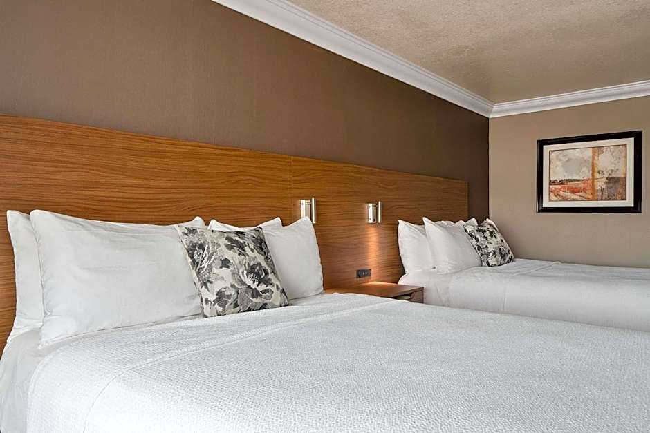 Best Western Plus Newport Mesa Inn