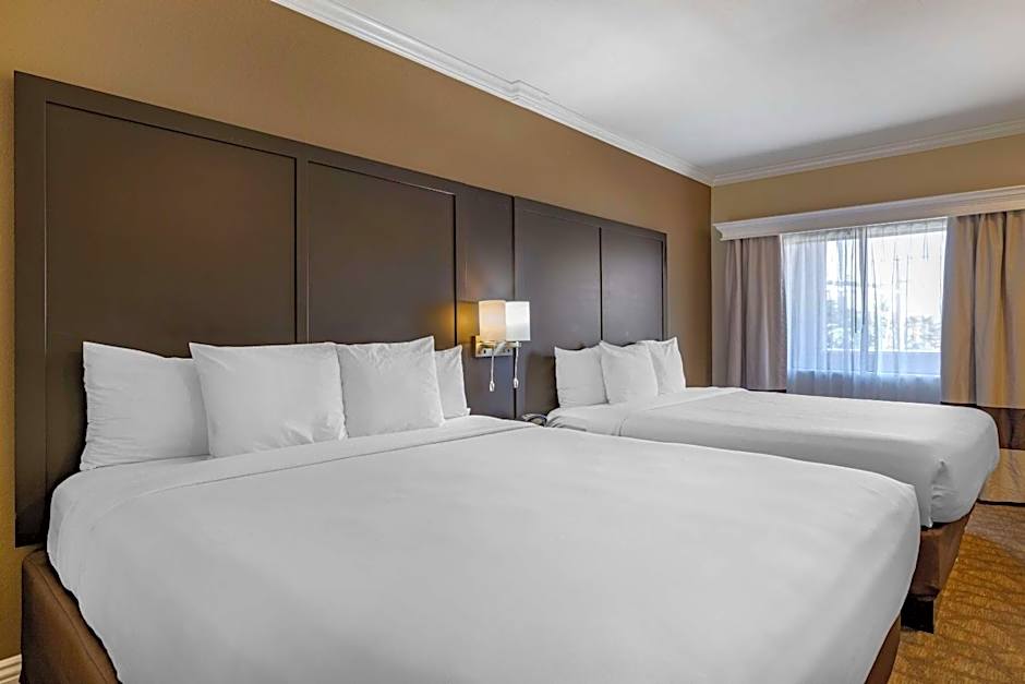 Comfort Inn & Suites Huntington Beach