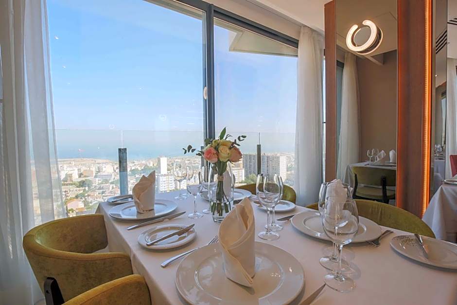 Lamaraz Hotels