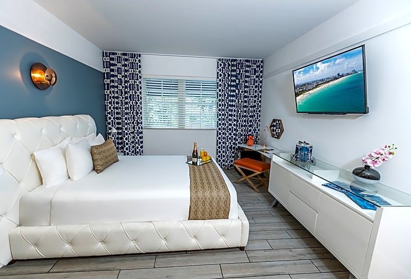 Oceanside Hotel and Suites