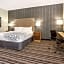 La Quinta Inn & Suites by Wyndham Buffalo Amherst