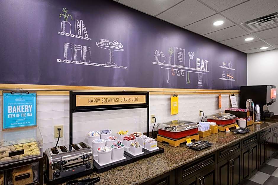Hampton Inn By Hilton Evansville Airport