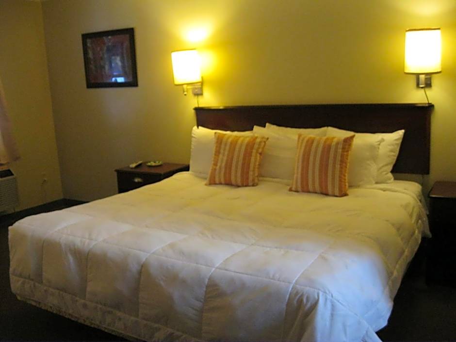 Cedar Hill Lodge