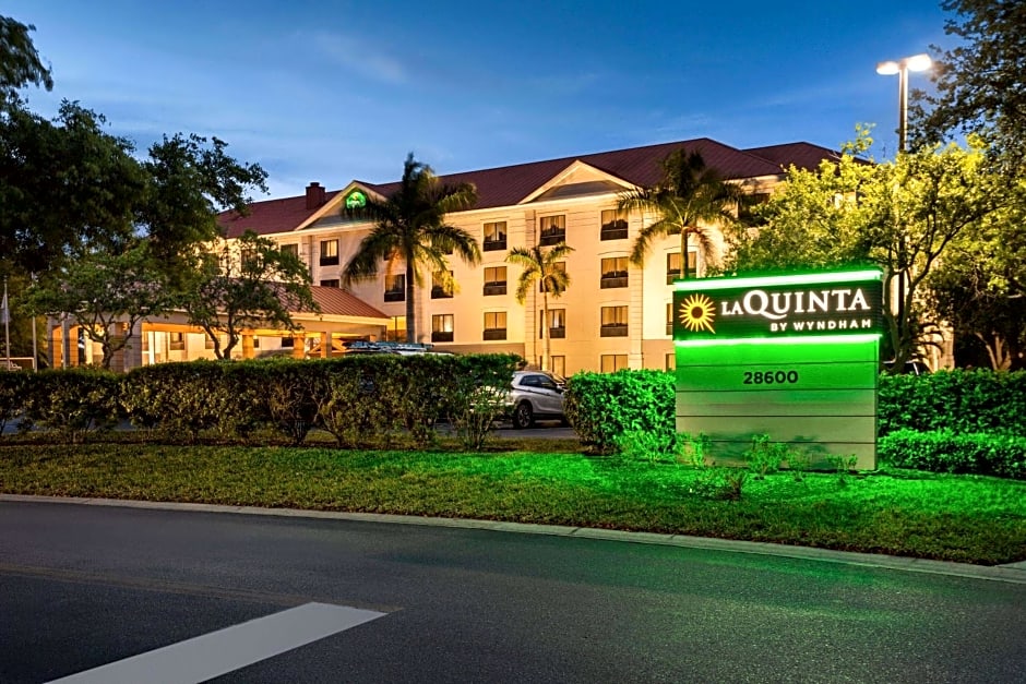 La Quinta Inn & Suites by Wyndham Bonita Springs Naples