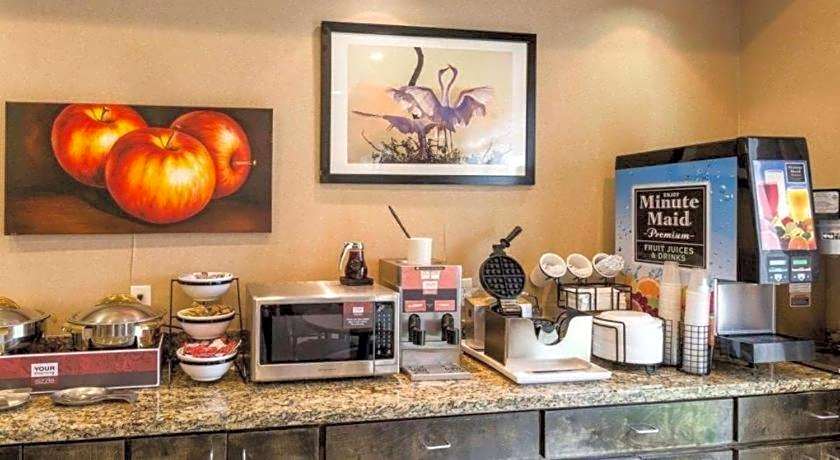 Comfort Inn & Suites