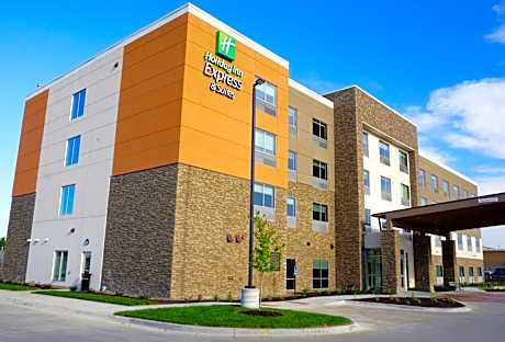 Holiday Inn Express & Suites Omaha - Millard Area By IHG