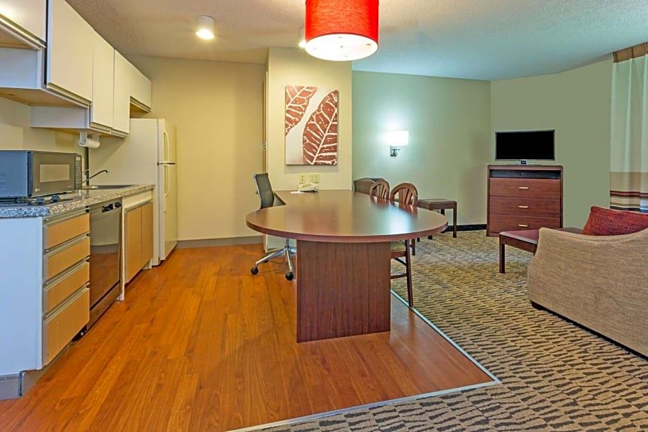 Hawthorn Suites By Wyndham Detroit Auburn Hills - photo 13