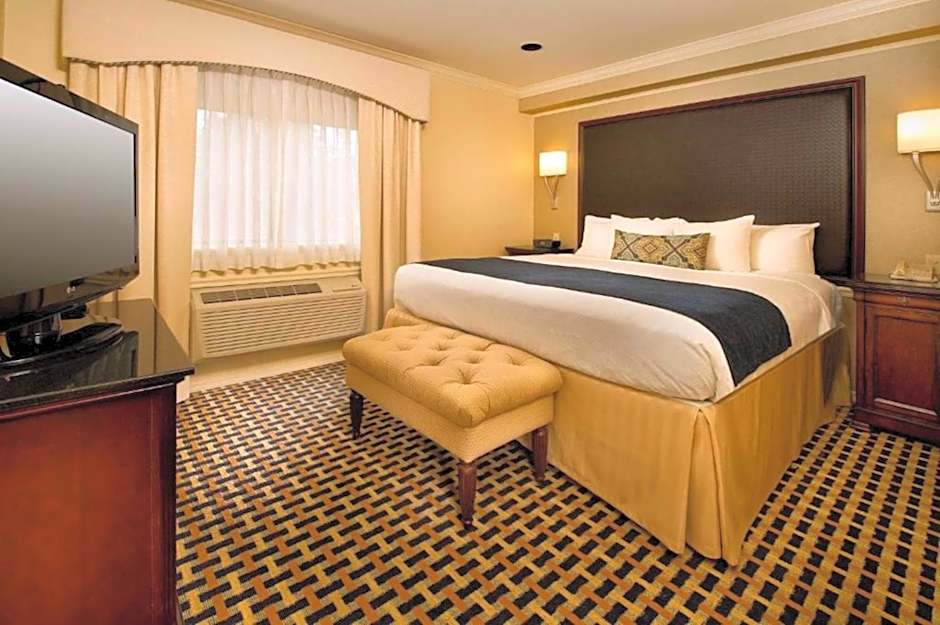 Best Western Plus Plaza Hotel & Conference Center