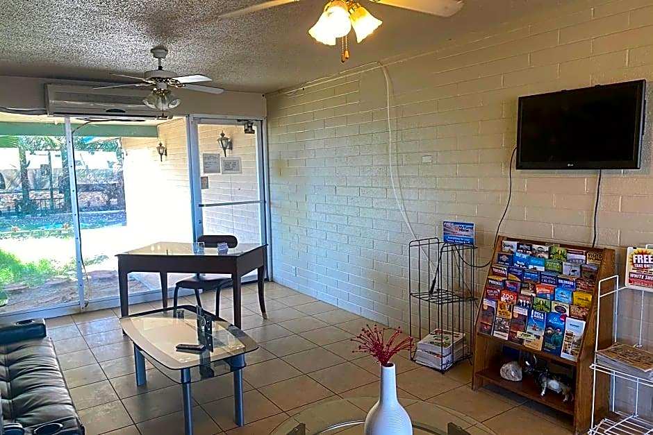 Desert Grove Inn and Suites