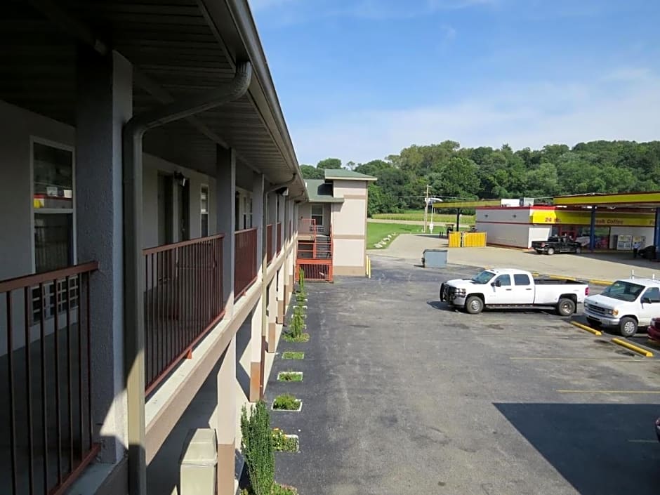 First Western Inn Caseyville
